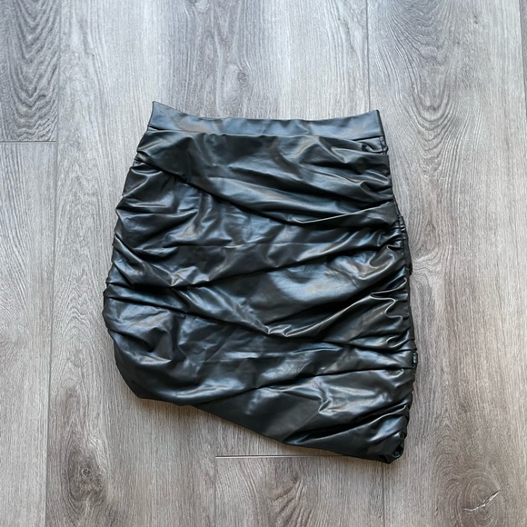 ronny kobo maude black asymmetrical scrunch faux leather mini skirt small new - Picture 10 of 11